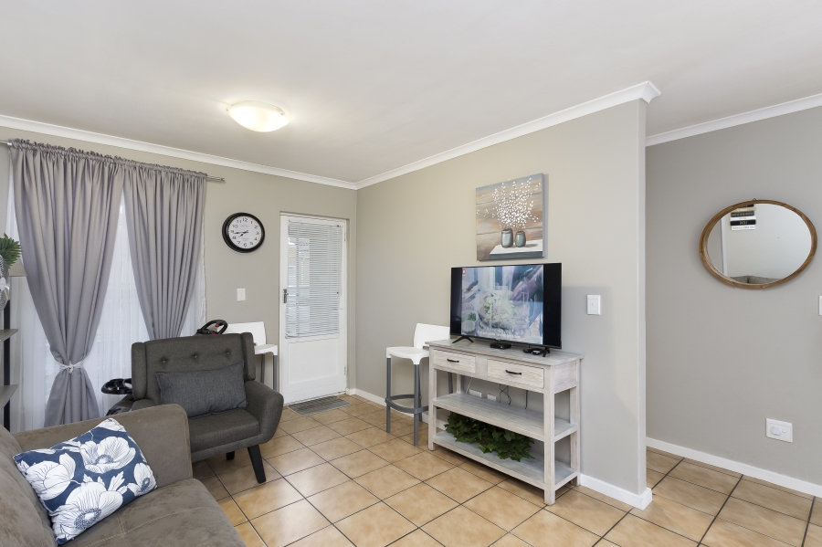 2 Bedroom Property for Sale in Guldenland Western Cape